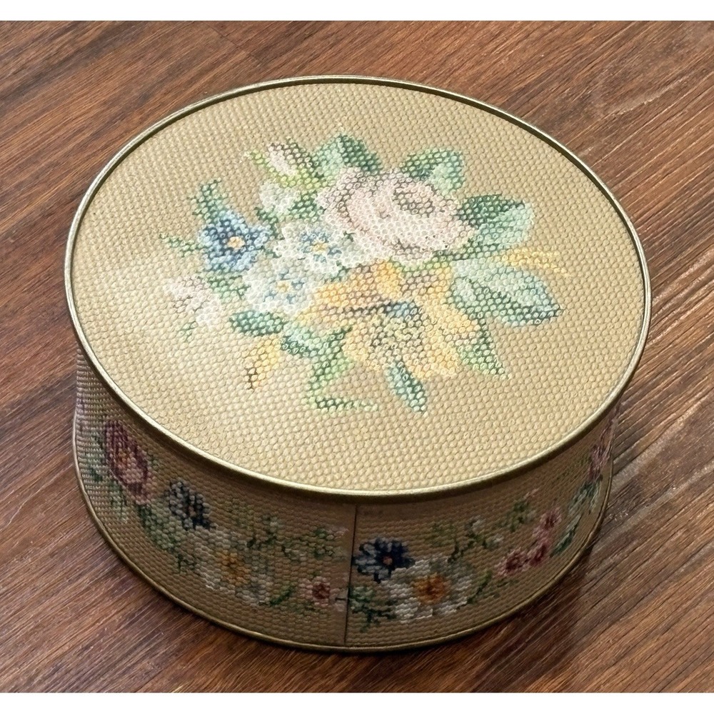 Vintage‎ 1940s Guildcraft New York Floral Textured Round Sewing Tin Needlepoint